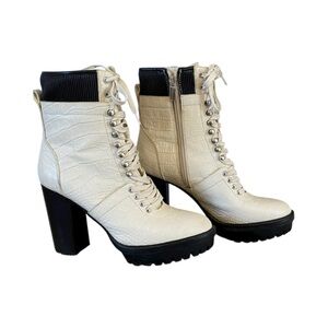 Vince Camuto White Leather Lace Up Boots Women’s Size 8